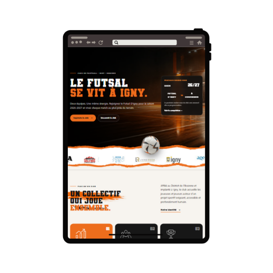 Site web responsive de futsal affiché sur une tablette